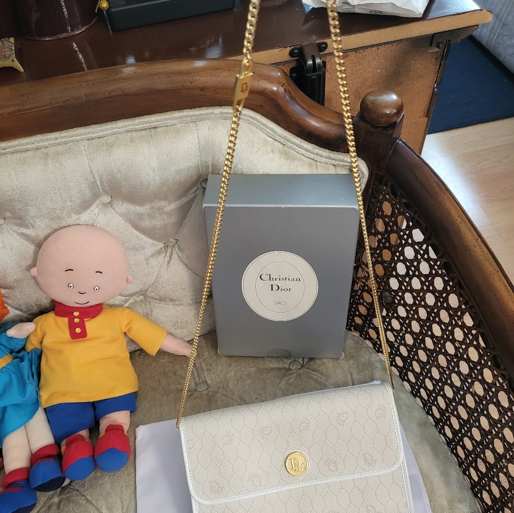 (SOLD)RARE Authentic Vintage Dior chained shoulder bag - Picture 14 of 17